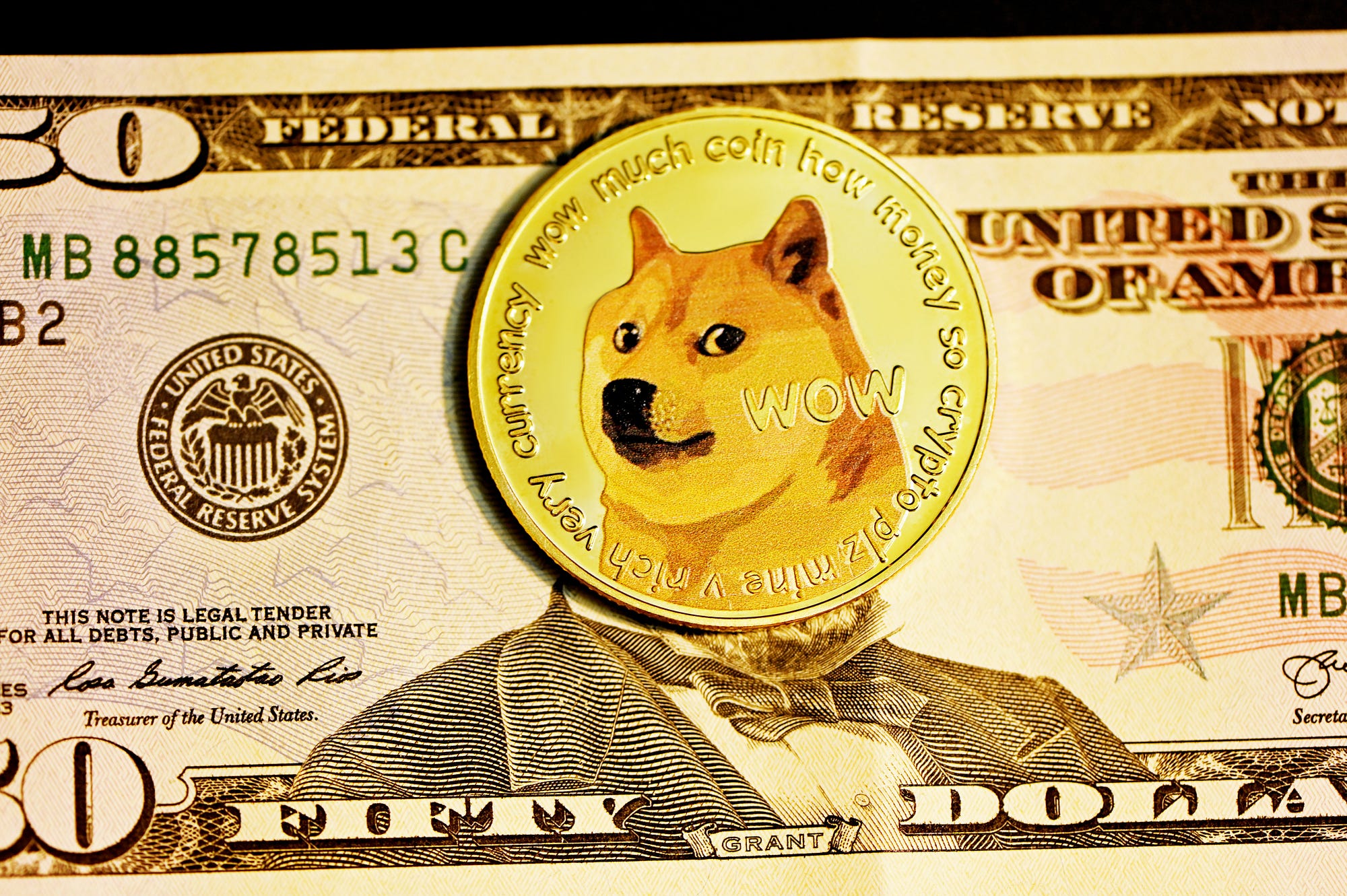 Паника или возможность? Dogecoin киты ликвидируют 100 миллионов монет