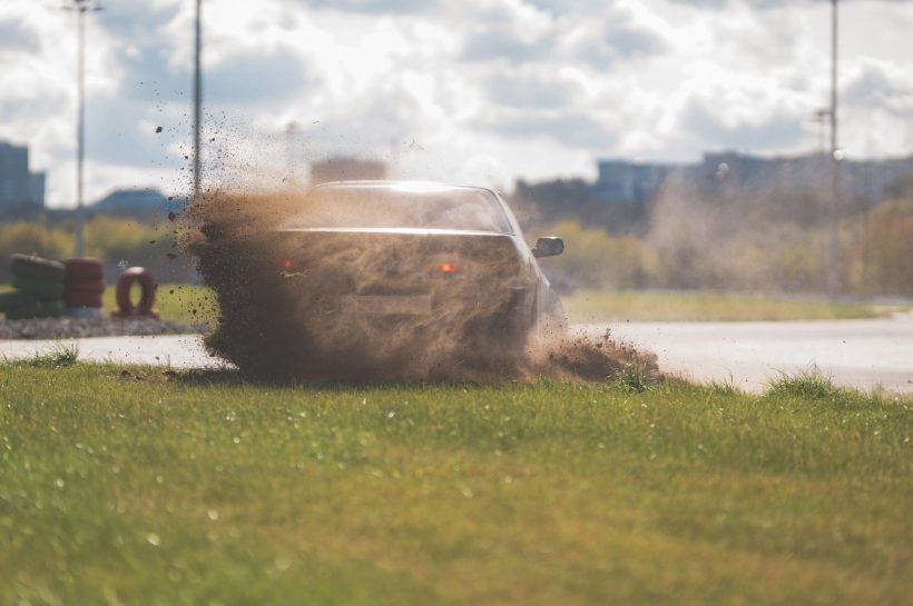 Эксперимент на цепь или коврик? Обратная реакция на базовые лица после неофициального панели Memecoin.
