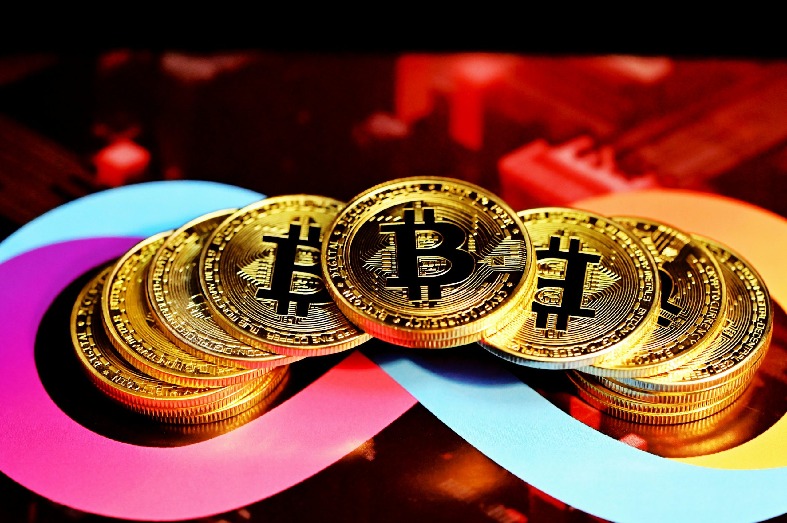 Биткойн должен закрыться выше 107 000 долл. США, чтобы подтвердить прорыв или снижение риска до 98 тыс. Долл. США