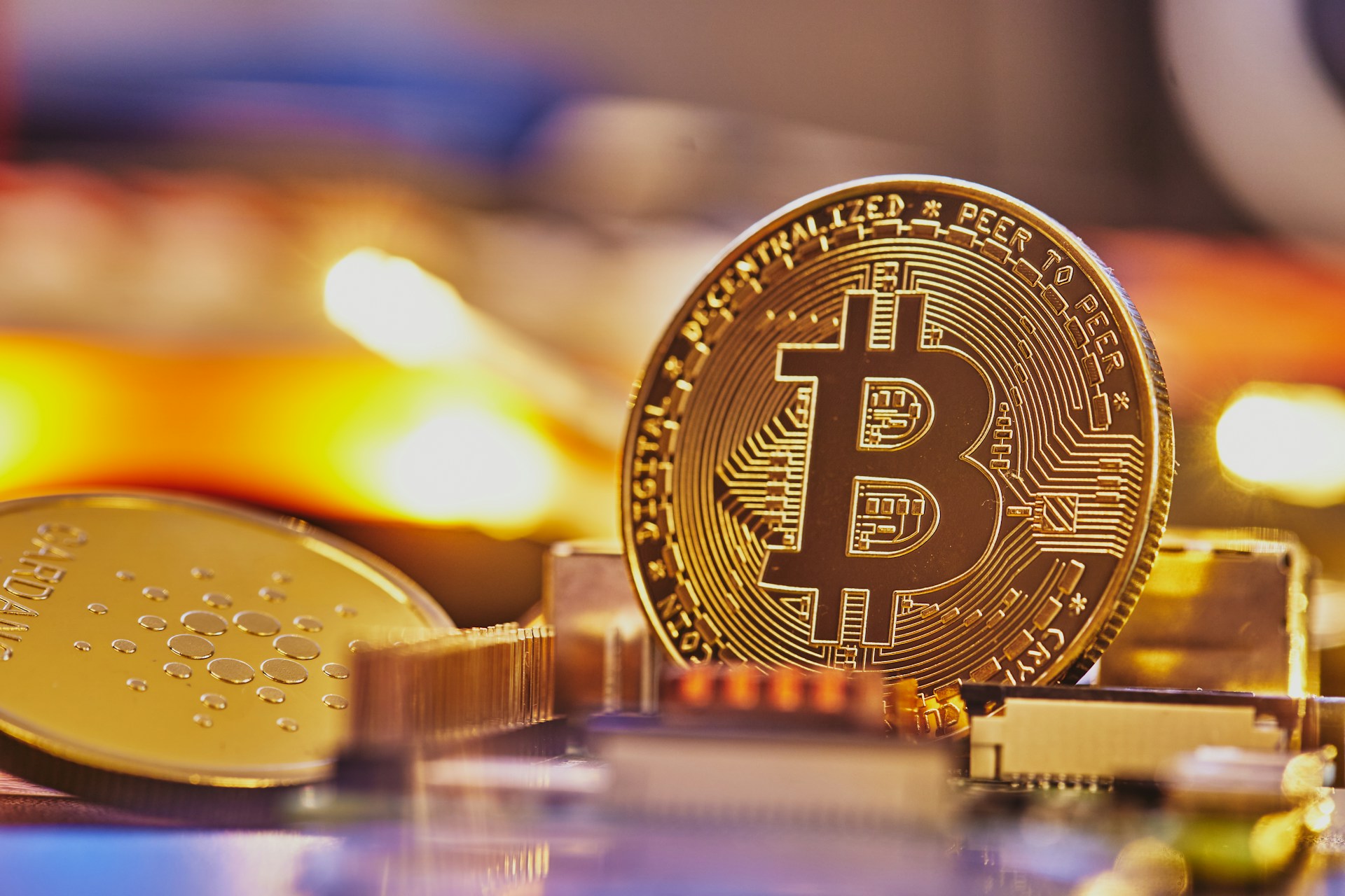 Биткойн возле ATH, но долгосрочные держатели не продаются-впереди?