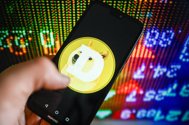Цена Dogecoin вырывается из медвежьей линии тренда и входит в восходящий канал, направляющийся на 0,3 доллара США.