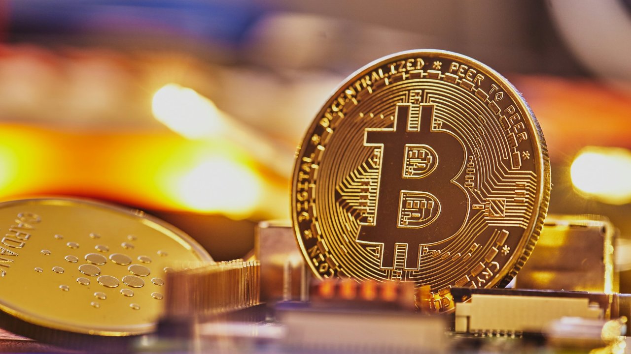 Большое сравнение Cryptatplatfor и фондовых обменов. Неприятный сюрприз может ждать революции после покупки биткойнов