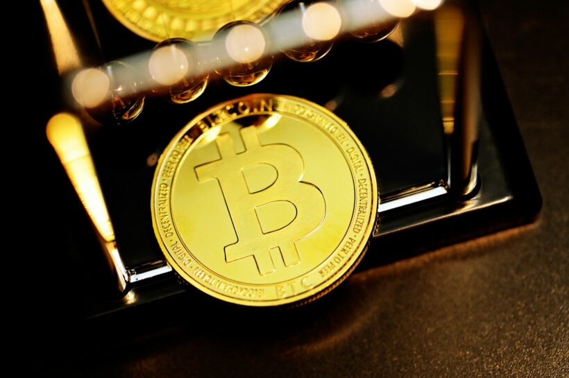 Биткойн -предупреждающие знаки? Долгосрочные владельцы выходят, в то время как розничные покупатели спешат