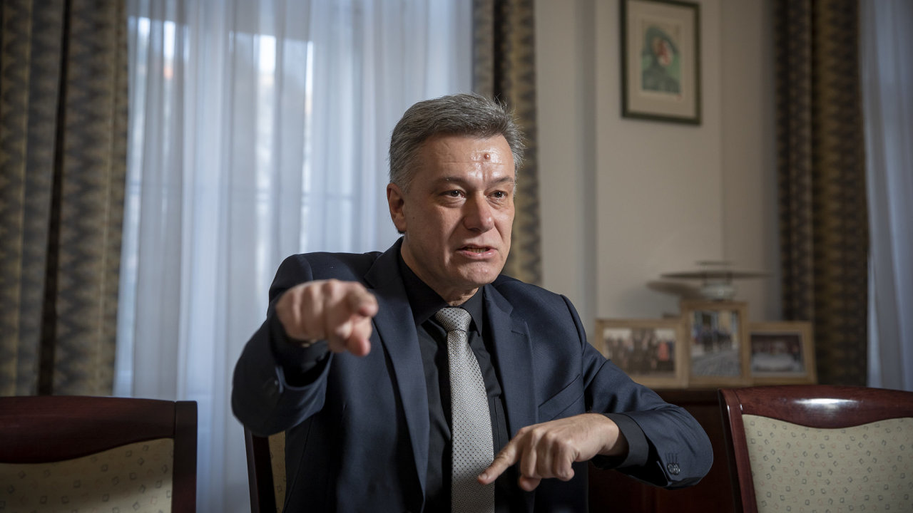 Детали дела, которое привело к падению министра Блажека. Биткойны поступают от продажи наркотиков, в игре значительно больше миллиардов.