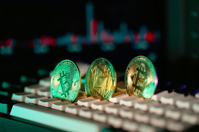 Биткойн должен держать 106 000 долларов и 98 000 долларов, чтобы избежать разбивки