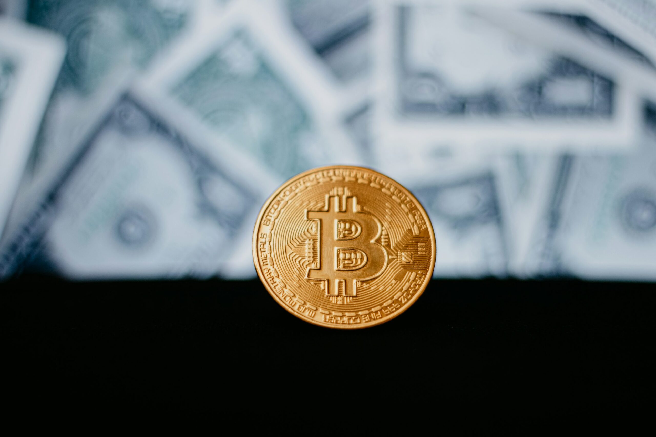 Биткойн удерживает более 107 тыс. Долл. США, так как Сенат США расплачивает счет за расходы в размере 4,5 долл. США.