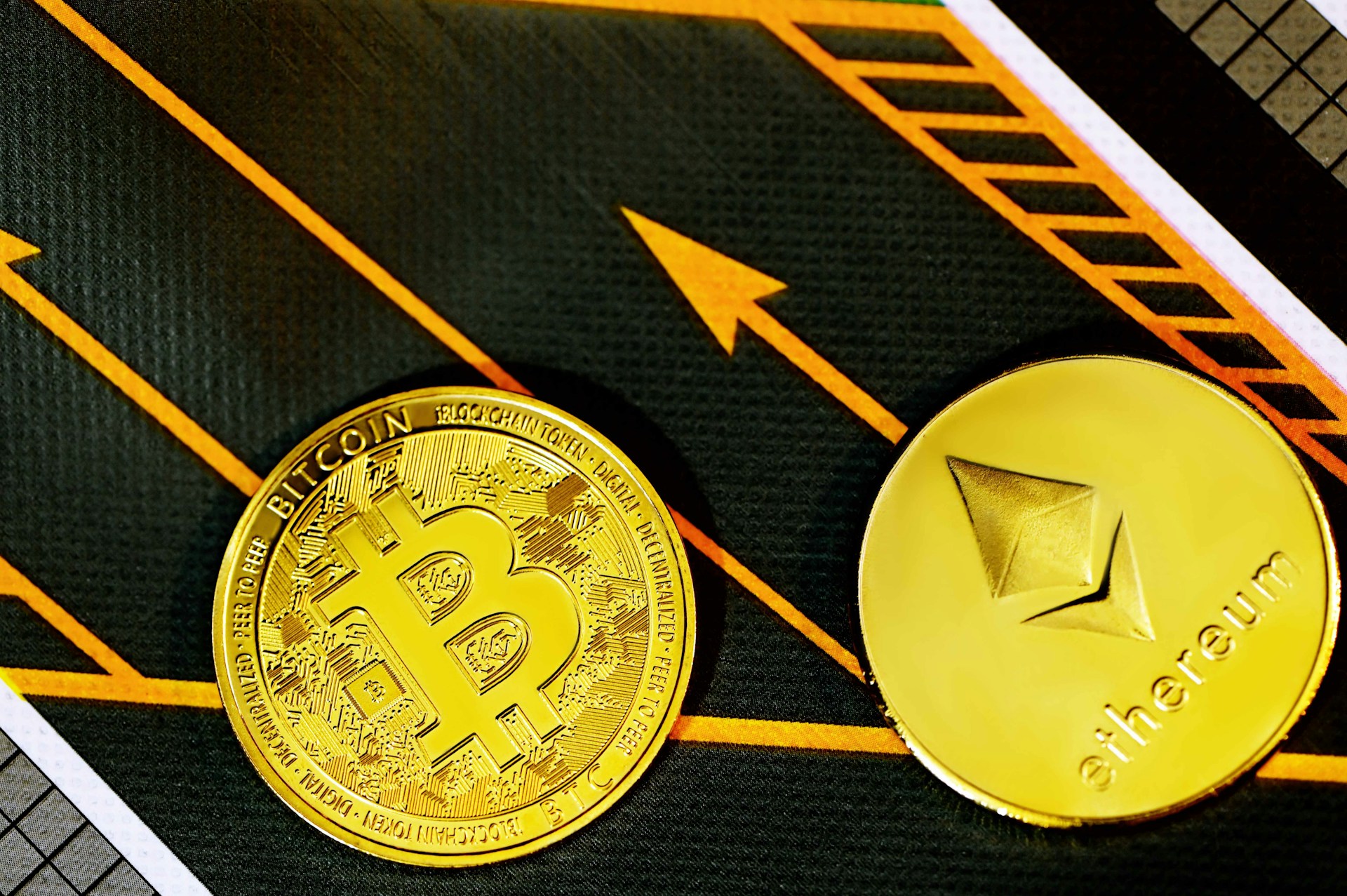 Биткойн слабость против Сила Ethereum: данные в цепочке показывают дивергенцию