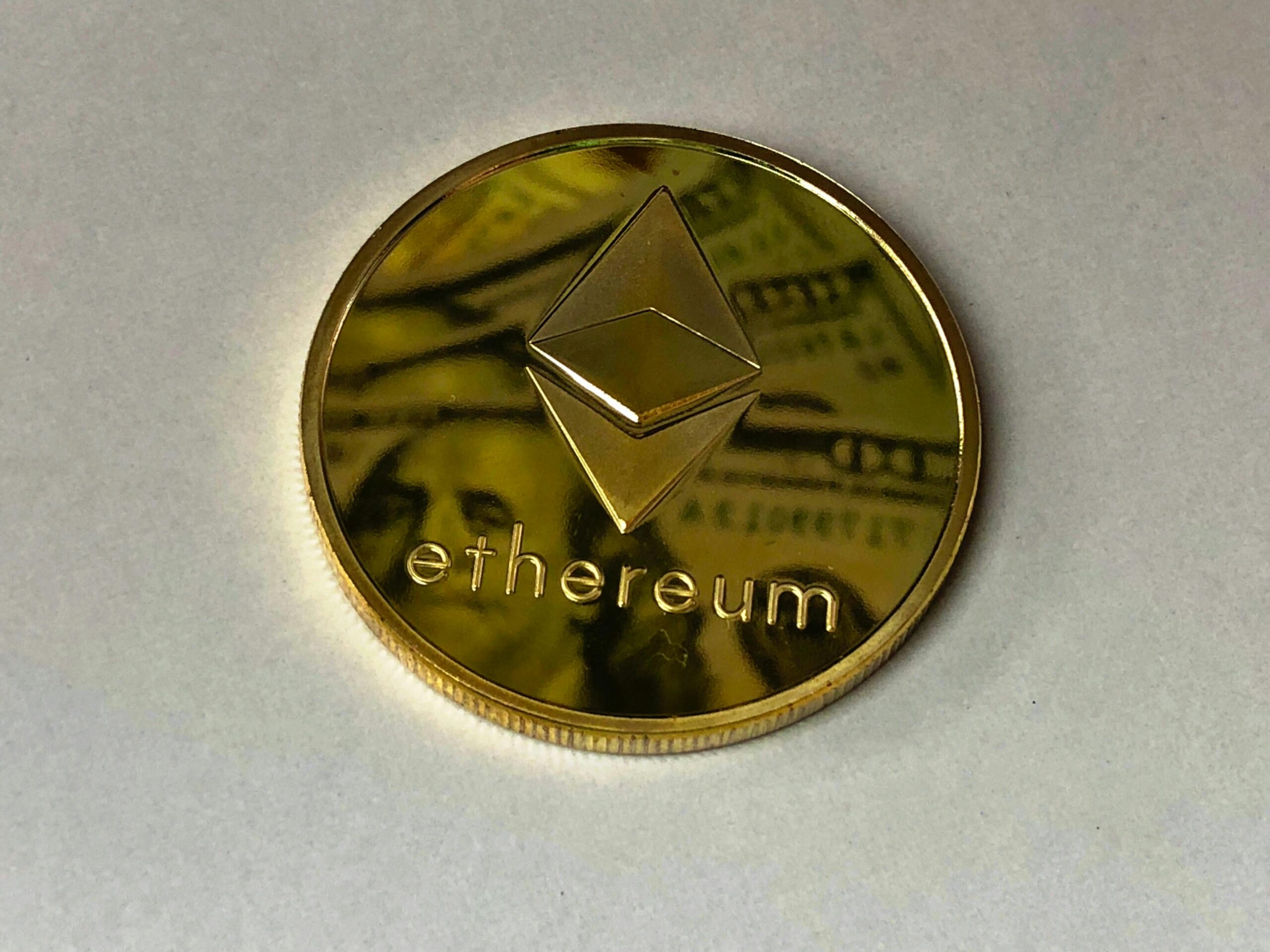 Ethereum приближается к 4400 долл. США, так как приток бинанса Spark Spark краткосрочная осторожность