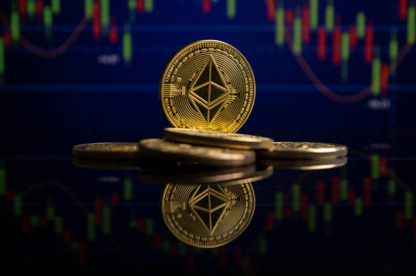 Ethereum отражает движение Bitcoin Post ATH, поскольку рынок нацелен на 20% коррекции