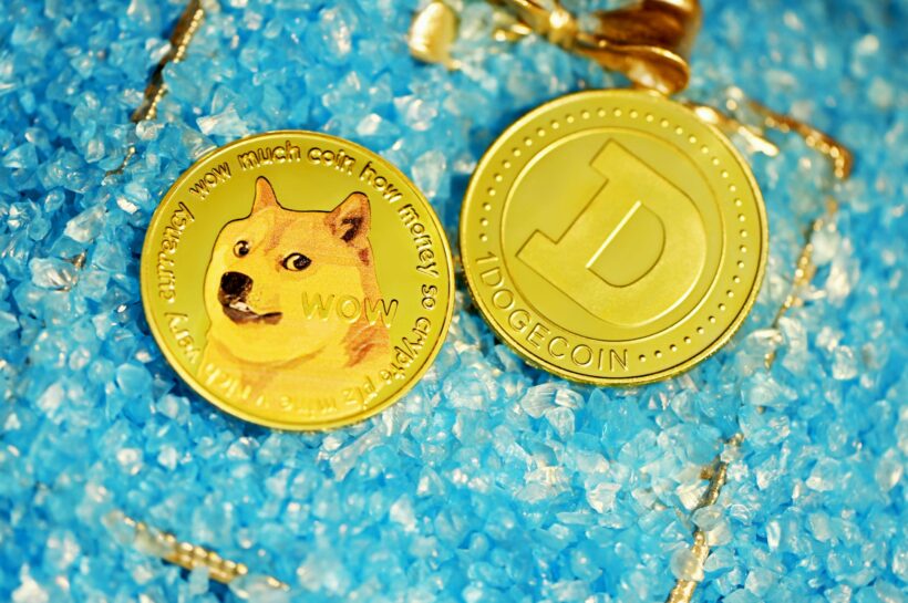 Рыночная капитализация Dogecoin тестирует многолетний потолок, долгосрочный импульс все еще сохраняется