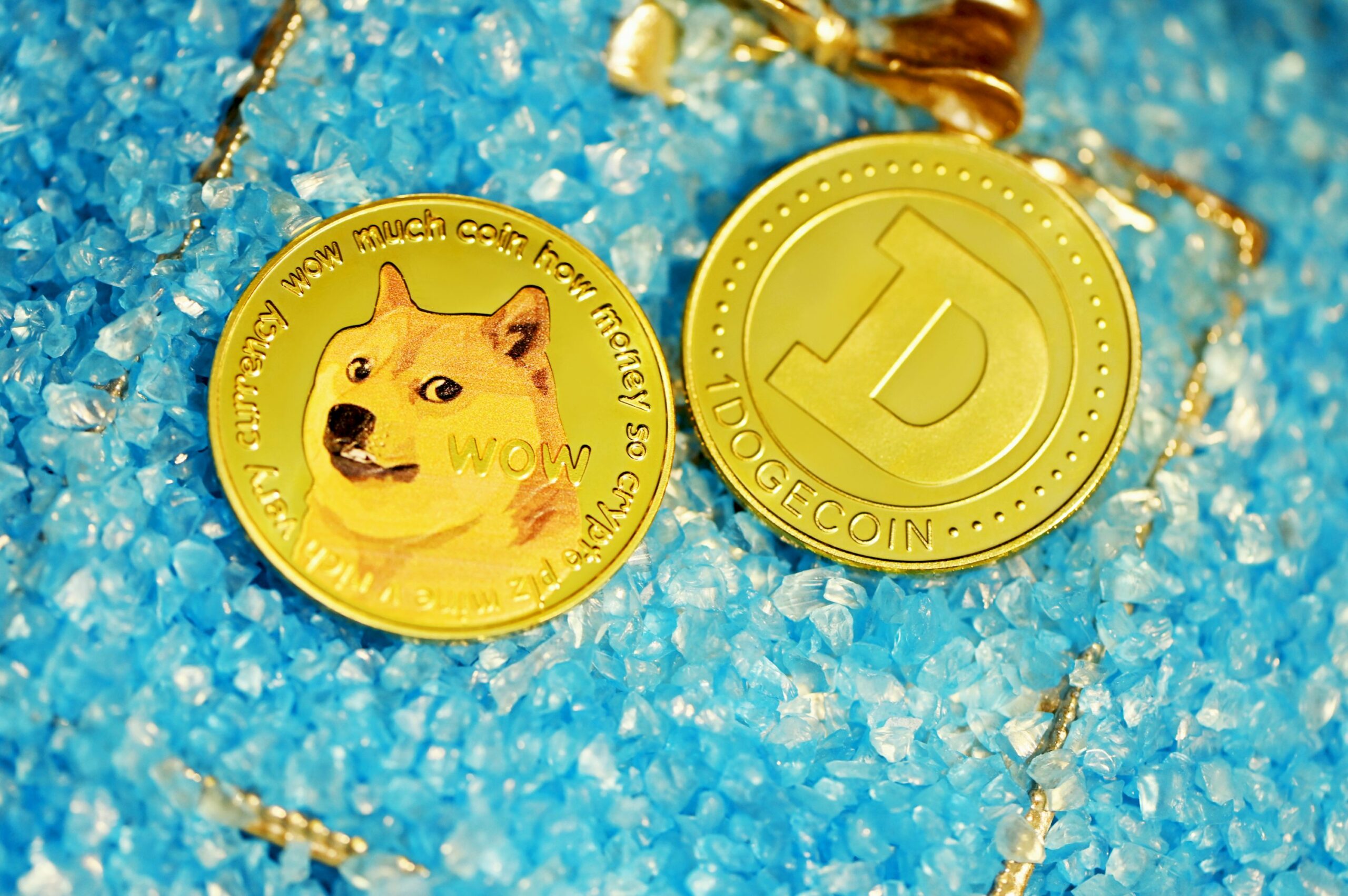 Рыночная капитализация Dogecoin тестирует многолетний потолок, долгосрочный импульс все еще сохраняется