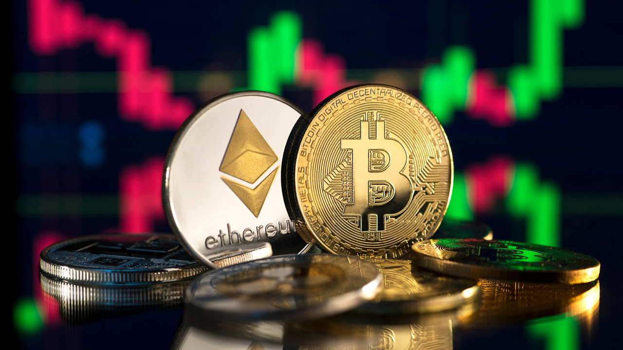 Оптимизм от ожидаемого падения ставок в США и традиционной сезонности перерос в панику