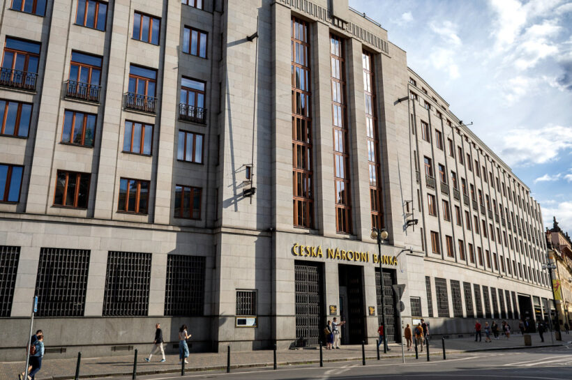 Чешский национальный банк купил биткойны или стейблкоины на 21 миллион крон и хочет их протестировать