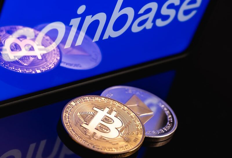 Акции Coinbase достигли $350 после положительной прибыли в третьем квартале и нового приобретения — Подробности