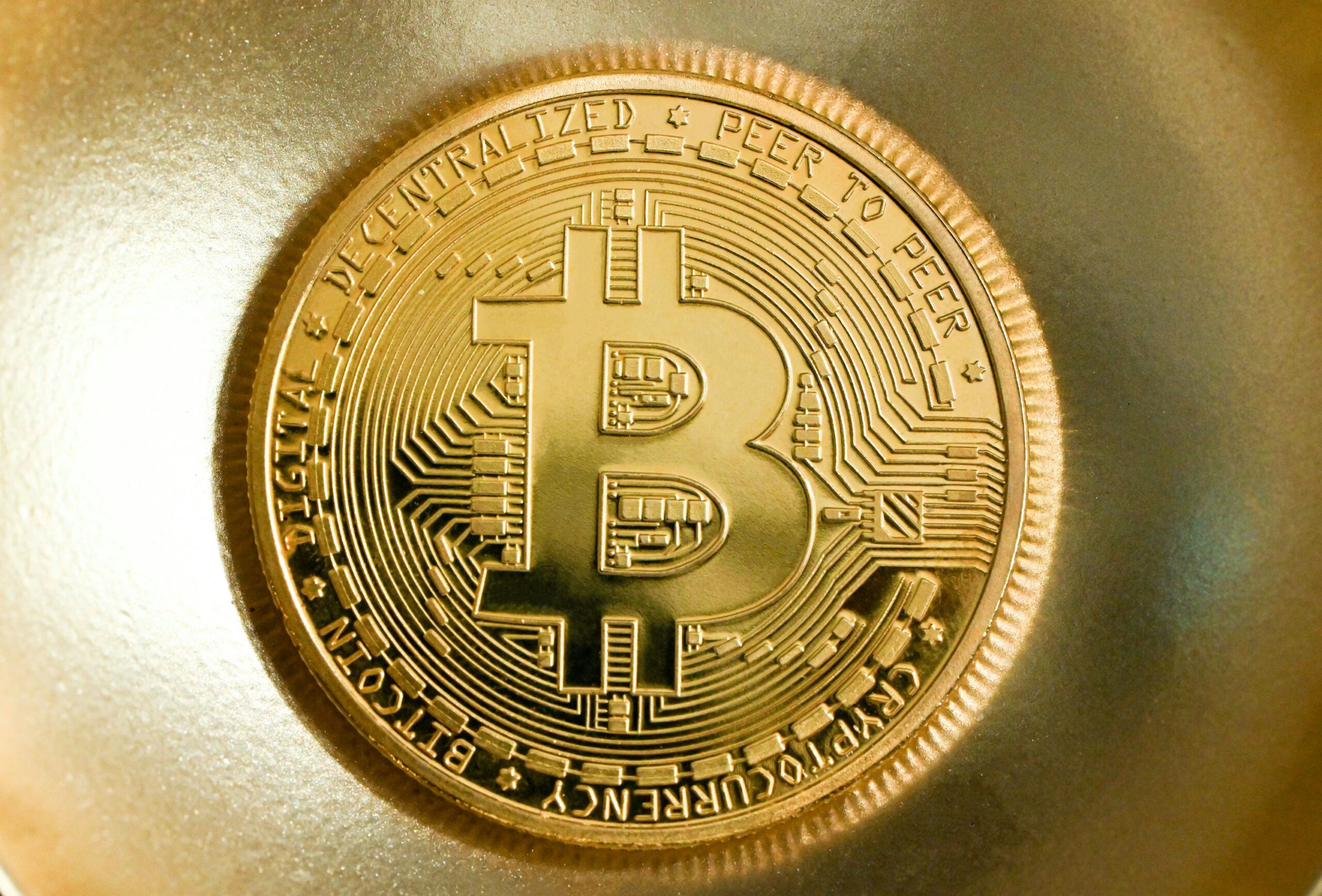 Новые покупатели энергии Биткойна: компании купили в 3 раза больше, чем произвели майнеры