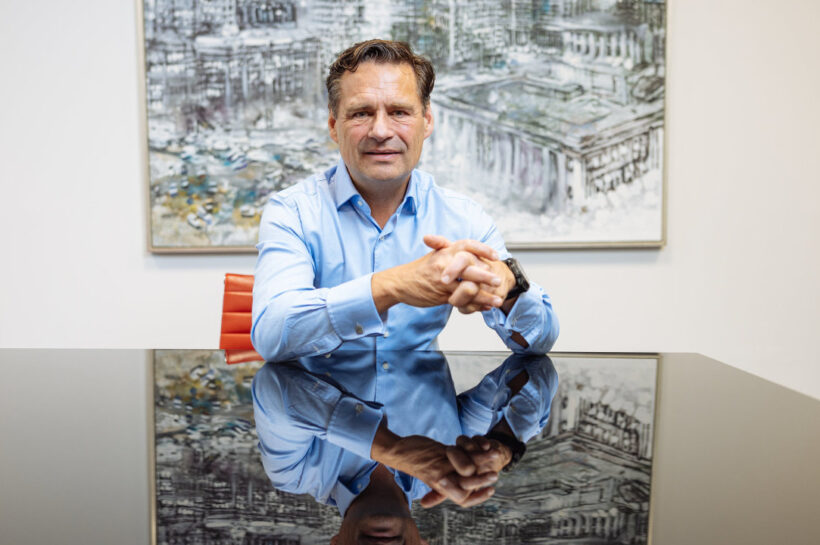 Некоторые думают, что они могут заработать много денег, инвестируя, и им не придется много работать. Это ошибка, утверждает один из самых богатых датчан