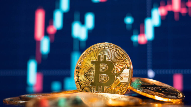 Конец «налоговому туману» вокруг склепа? Финансовая администрация теперь должна контролировать все транзакции, но в Чехии есть одна загвоздка.