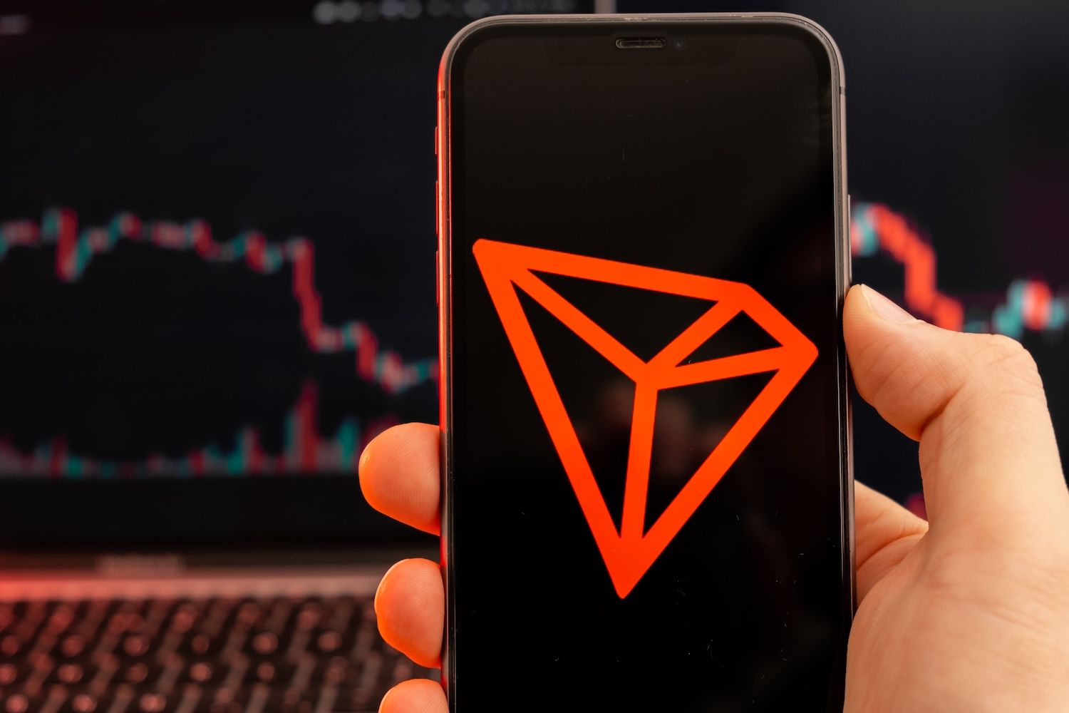 Tron накапливает TRX, цены растут по мере роста Джастина Сана