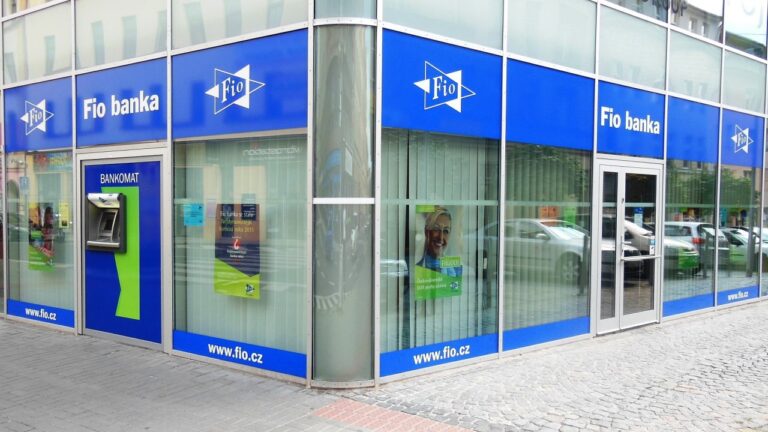 Фейковые аккаунты с именами террористов. Компания известного криптопредпринимателя воюет с Фио Банком из-за прекращения оказания услуг