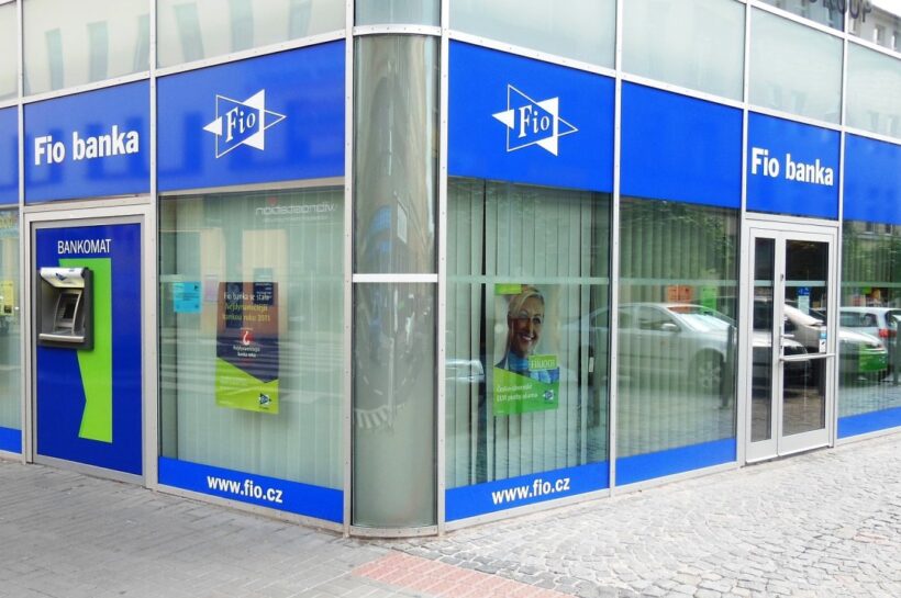 Фейковые аккаунты с именами террористов. Компания известного криптопредпринимателя воюет с Фио Банком из-за прекращения оказания услуг