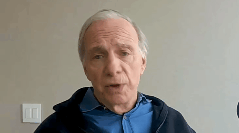 Рэй Далио критикует Биткойн: риски конфиденциальности, страхи перед контролем и квантовый вопрос