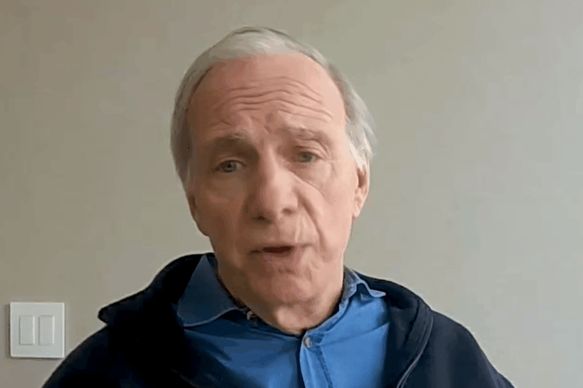 Рэй Далио критикует Биткойн: риски конфиденциальности, страхи перед контролем и квантовый вопрос